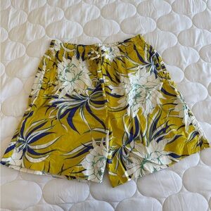 Valentino Garavani Graphic-Print Knee-Length Shorts - Size Medium/48